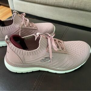 Sketchers Sneakers - size 7.5